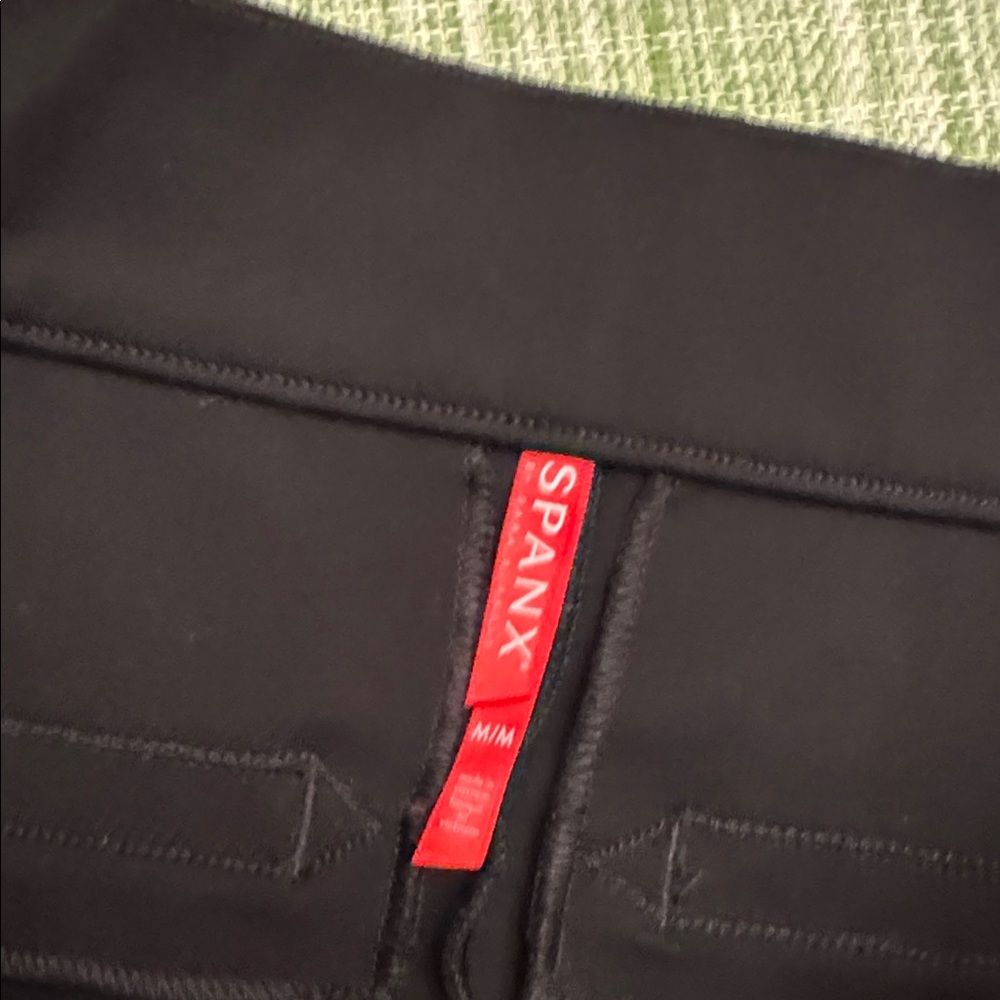 SPANX Pants, Black. Size Medium.
Faux pockets
NWOT - Picture 3 of 13